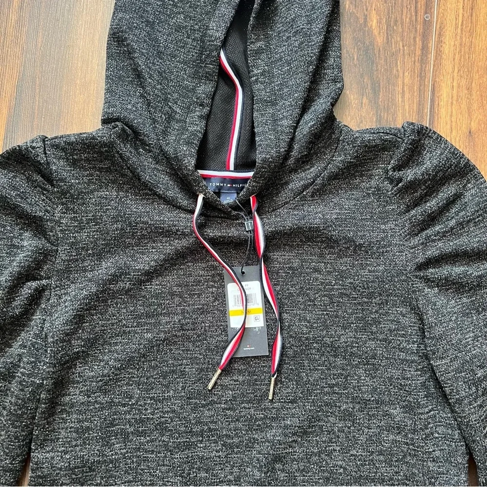 Tommy Hilfiger Hoodie – Size M (NWT) - Picture 8 of 10